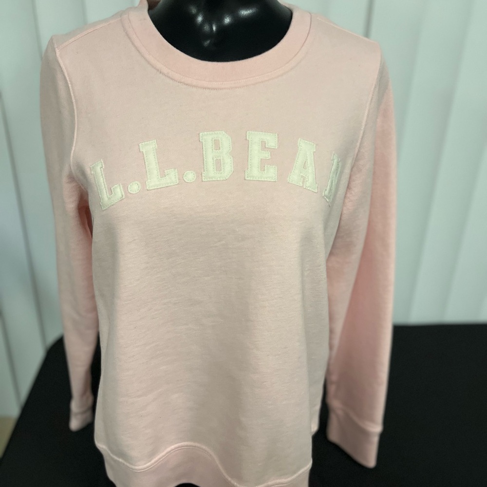 Women’s L.L. Bean 1912 logo crewneck sweatshirt- size￼ M